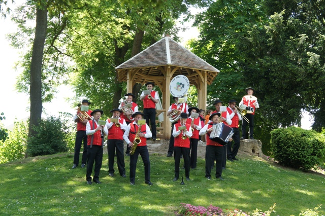 inauguration de la gloriette du parc de Beausjour