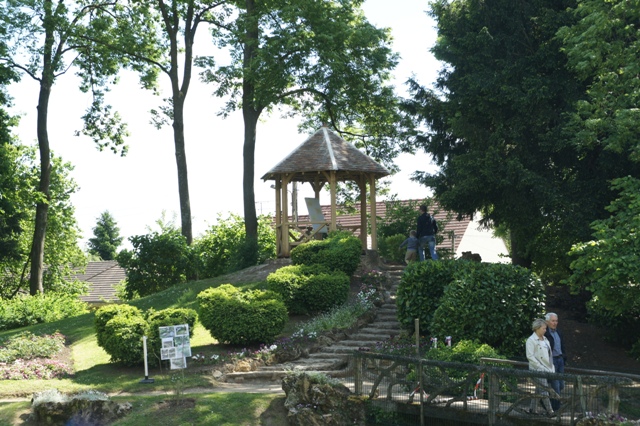 inauguration de la gloriette du parc de Beausjour