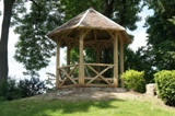 La butte de la gloriette avant amnagement par les Jardiniers de Beausjour